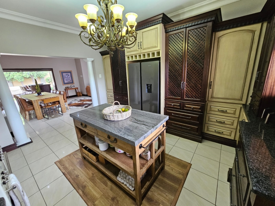 5 Bedroom Property for Sale in Jim Fouchepark Free State
